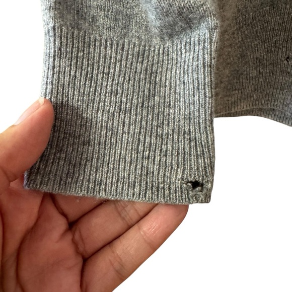 Everlane 100% Cashmere Turtleneck Sweater Size XS Gray Neutral Work Winter HOLES - Picture 4 of 10